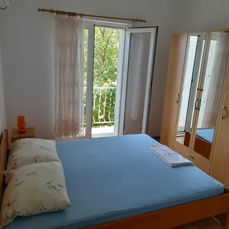 Marijana - One Bedroom With Balcony Lägenhet