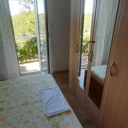 Marijana - One Bedroom With Balcony Lägenhet